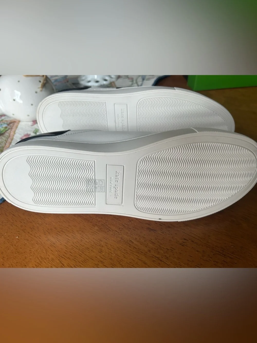 Kate ♠️ Spade Leather Mule Sneakers with Black Heart Patch, size 8.5B - Picture 5 of 9